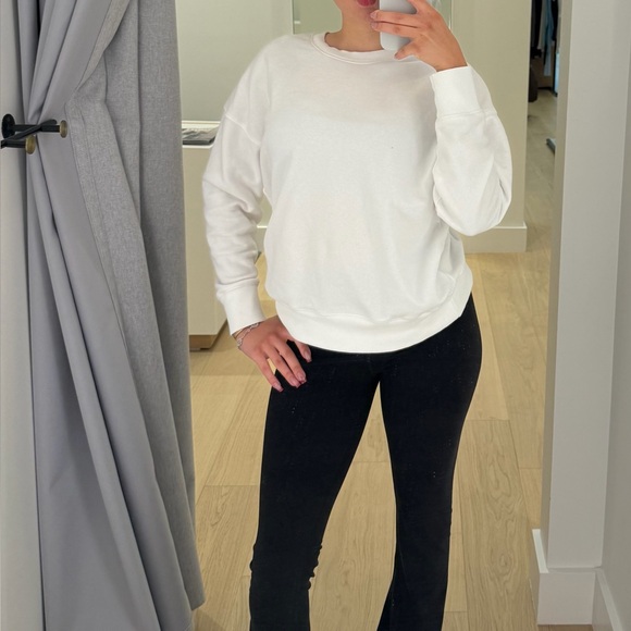 Vuori White Sedona weekender Crewneck Sweatshirt - Picture 5 of 5